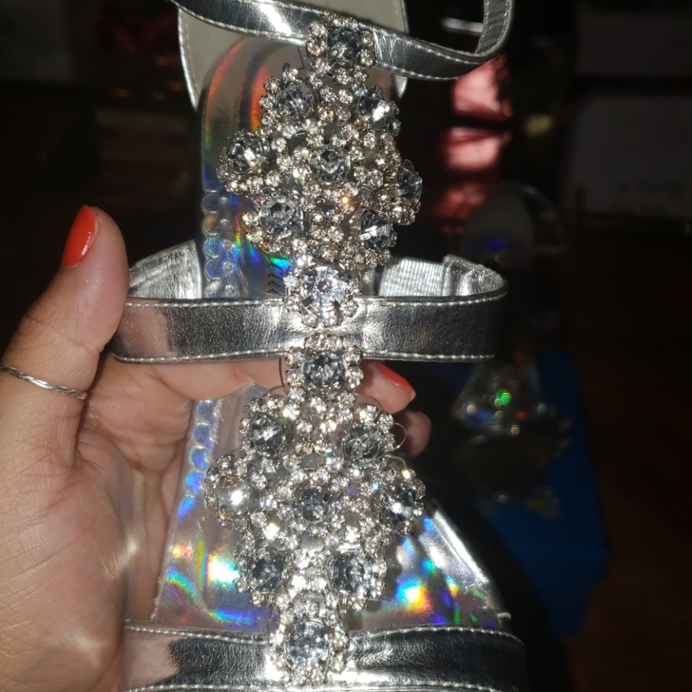 Prom/Pageant 4.5 heels. - Picture 3 of 8